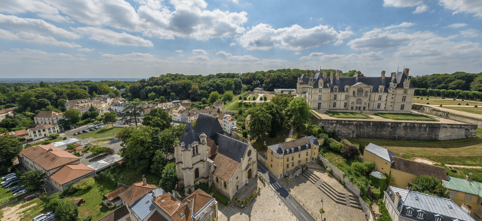 Vue panoramique église Saint acceul